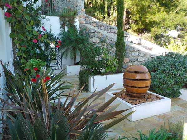 Small Garden Design – Spanish Courtyard Update! [part 5]